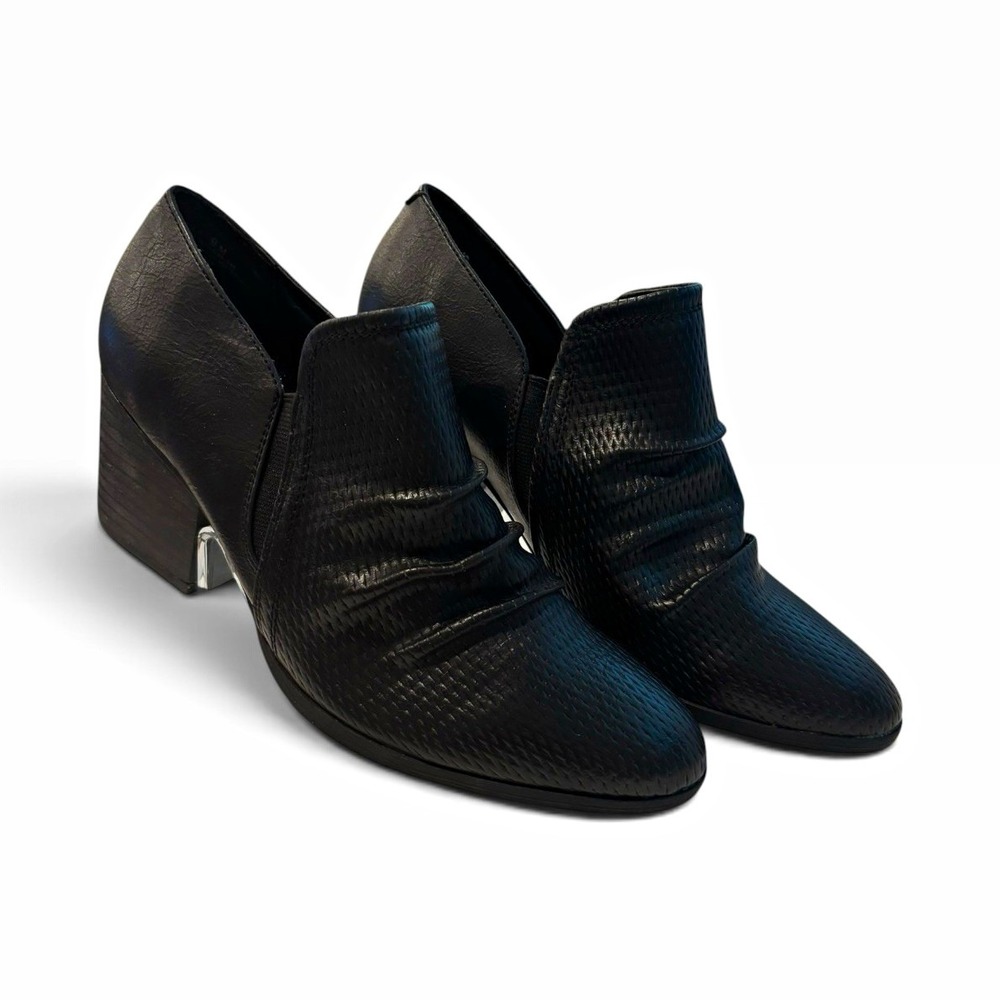 Baretraps Nahlia Women's 9 Black Ankle Booties Block Heel Textured Slip On